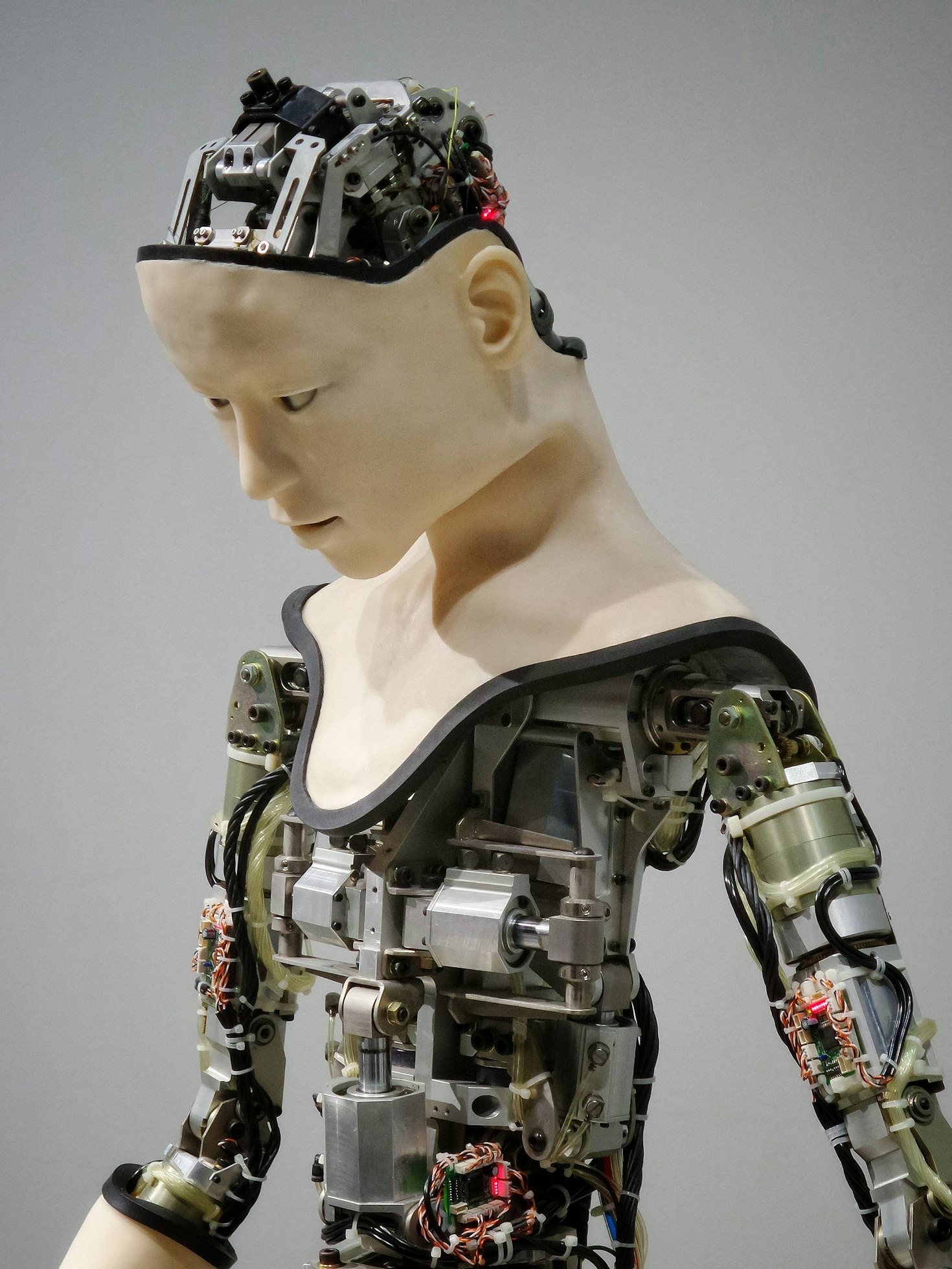 AI in Entertainment: Enhancing Creativity and Experiences